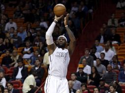 LeBron empató la marca del ex ala-pívot Karl Malone. REUTERS  /