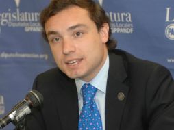 El legislador acusó a Gordillo de lucrar con la educación de los niños mexicanos. ARCHIVO  /