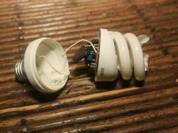 Con el uso de tecnología eficiente las personas podría generar ahorros de dos mil 875 pesos en el pago de energía eléctrica. ARCHIVO  /