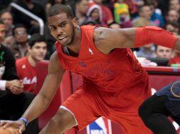 El base Chris Paul aportó 14 puntos, ocho asistencias, cuatro rebotes y tres recuperaciones de balón. AP  /