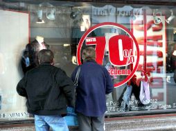 La Condusef recomendó reservar una parte de su aguinaldo para el arranque del año. ARCHIVO  /