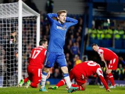 El jugador Gary Cahill de Chelsea (c), reacciona durante el partido ante Queens Park Rangers. XINHUA  /