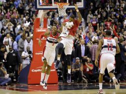 El número tres de Washington encestó cuando quedaban tres décimas de segundo. AP /