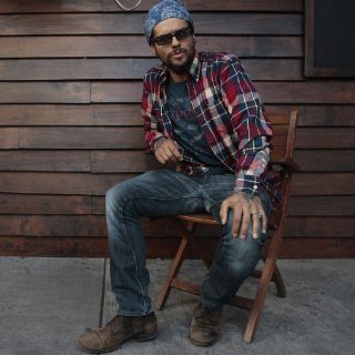 Martin, Sanz y Shakira cantan con Draco Rosa en nuevo disco