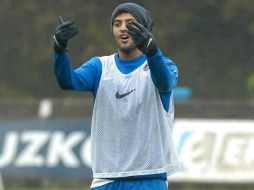 El mexicano marcó el gol poco antes de que finalizara la primera mitad del partido. ARCHIVO /