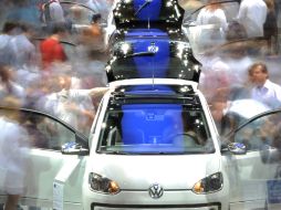 Volkswagen aspira a ser el mayor fabricante de autos del mundo antes de 2018, por encima de Toyota. AFP /