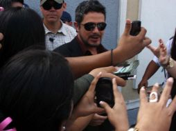 Sanz graba los videoclips de las canciones ''Mi marciana'' y ''La música no se toca''. SUN /