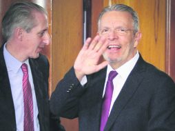 ARRIBO. José Carreño Carlón, al frente, se muestra animado con su nuevo puesto de titular del FCE. SUN /