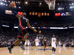 James es ahora el jugador más joven en la NBA que rebasa los 20 mil puntos. REUTERS /