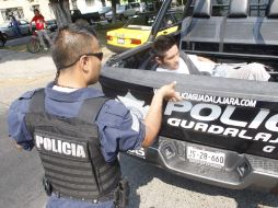 La falta de elementos  ha obligado a la corporación tapatía a poner a patrullar a elementos que se realizaban tareas administrativas. ARCHIVO /