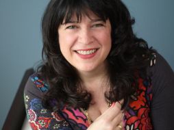 El latinoamérica, la obra de E.L. James, sigue ocupando los primeros puestos de los libros más vendidos. ARCHIVO /