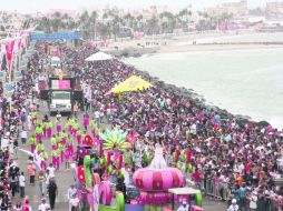 Con ritmo. Destaca la participación de cantantes como Beto Cuevas, Miguel Bosé, Maná, Reik, entre otros.  /