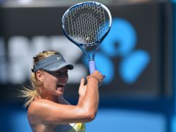 Sharapova sigue con gran paso en el Abierto de Australia. AFP /