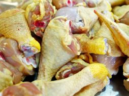 Cifras recientes del INEGI, hasta diciembre de 2011, reportan una producción de unas 126 mil tonaladas de carne de aves. ARCHIVO /