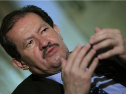 El vicepresidente colombiano, Angelino Garzón, dijo que las FARC deberán dejar de agredir a la población civil. ARCHIVO /