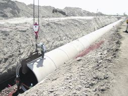 TRATAMIENTO. Trabajadores fijan una de las obras de saneamiento en la Cuenca El Ahogado. EL INFORMADOR /