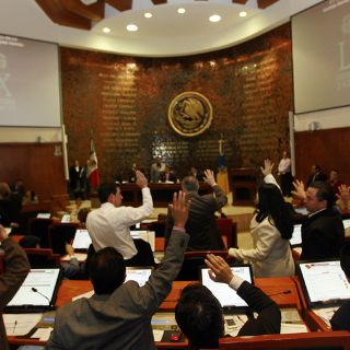 Diputados citan a comparecer al director del Code