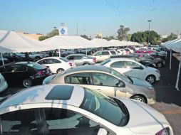 Ofertas. Cientos de autos se encuentran listos para encontrar propietario.  /