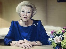 La reina Beatriz de Holanda durante el anuncio de su abdicación tras casi 33 años en el trono. EFE /
