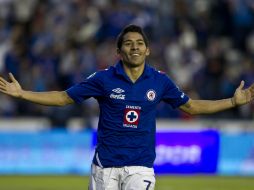 Aquino, de 22 años, ha jugado 69 partidos con el Cruz Azul y ha logrado un total de 7 goles. XINHUA /