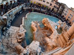 Se desprendieran en 2012 algunos fragmentos de la fuente. AFP /