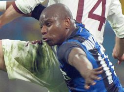 El volante belga tuvo que retirarse a los 53 minutos en el partido en el Giuseppe Meazza. EFE /