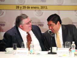 Al asistir a la plenaria del PRD, Crstens destacó las buenas cifras en exportaciones y la apertura comercial con América del Sur. EE  /