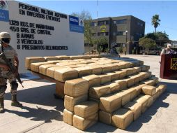 Los agentes federales fueron alertados sobre la presencia de 431 paquetes ocultos entre el cargamento de melón. ARCHIVO /