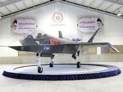 Imagen del avión presentado por el presidente iraní Mahmoud Ahmadinejadís. EFE /