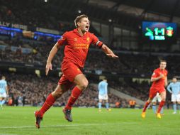 Steven Gerrard anotó el segundo gol del Liverpool en el partido. EFE /