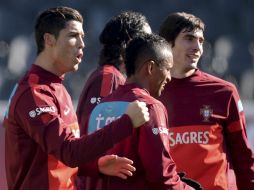 Ronaldo (izq) junto a sus compañeros el día de su onomástico. EFE /