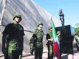 Junto al monumento a Venustiano Carranza, autoridades conmemoraron el 96 Aniversario de la Promulgación de la Constitución de 1917. EL INFORMADOR /