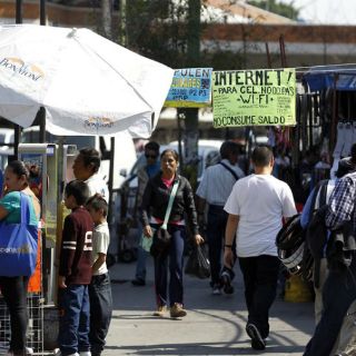 Confiscan material de dudosa procedencia a ambulantes de la Calzada