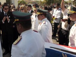 Familiares, seguidores de Oviedo y el presidente paraguayo, Federico Franco acuden al funeral. EFE /