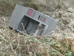 La técnica utilizada en los robos de cajeros,es la de arrancar el aparato y trasladarlo a otro lugar para extraer el dinero. ARCHIVO /