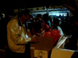 Imágenes de un video que muestra el decomiso y circula en las redes sociales. ESPECIAL /