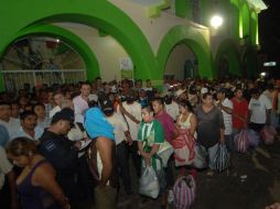 El movimiento de autodefensa ciudadana de Guerrero entrega sospechosos a las autoridades federales. NTX /