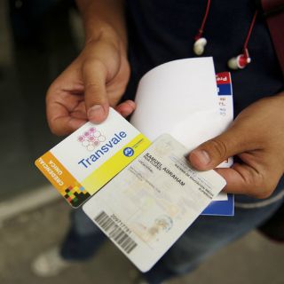 Zapopan apoya a estudiantes con becas de transvales