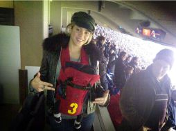 Shakira, con su hijo recientemente nacido Milan. ESPECIAL /