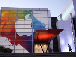 Los anuncios de nuevos y novedosos dispositivos, elevan la cotización de Apple en el mercado de valores. AFP /