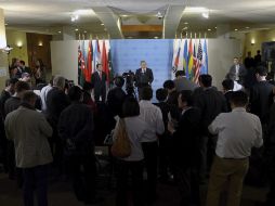 El ministro de Exteriores surcoreano, Kim Sung-hwan, le un comunicado tras la reunión de emergencia del Consejo de Seguridad. EFE /