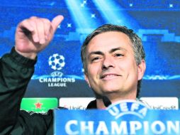 Mourinho encara la eliminatoria ante el ManU con la esperanza de encaminar una temporada en la que la Liga ha quedado descartada. AP /