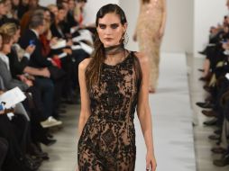 Seguramente varios vestidos de Óscar de la Renta irán directo a la alfombra roja por algunas estrellas de Hollywood. AFP /