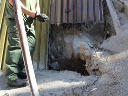 El túnel comienza en el patio delantero de una casa en territorio mexicano y desemboca en Arizona. EFE /
