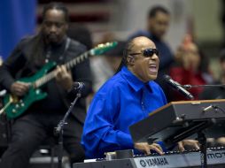 El cantante apunta que hay ciertas cosas que deben tratarse con cuidado. AP /