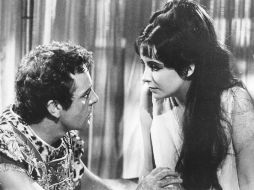 La entrega de la estrella póstuma para Burton, coincide con el aniversario número 50 del filme ''Cleopatra''. ARCHIVO /