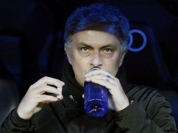 Mourinho no descarta la posibilidad de trabajar en la capital de Francia. EFE /