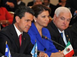 Peña, Chinchilla y Martinelli, durante la I Cumbre México-SICA. AFP /