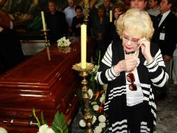 Silvia Pinal se mostró muy conmovida por la muerte del actor. NTX /