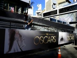 En el teatro Dolby de Hollywood en Los Ángeles se revisa el más mínimo detalle para este domingo. EFE /